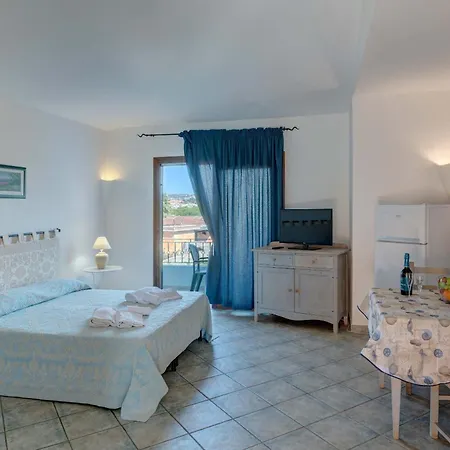 Relaxing Residenzia Village M2 Premium Sleeps 2 Apartment Palau